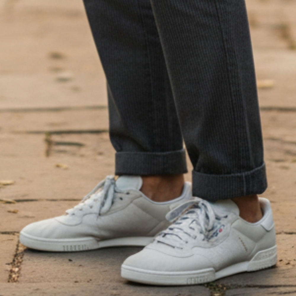NIB Adidas YEEZY POWERPHASE CG6420 Men's Size 10--Calabasas Grey - Picture 1 of 9